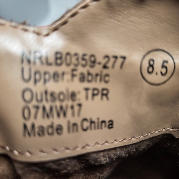 Not Rated gold/brown heeled ankle boot - Picture 3 of 9